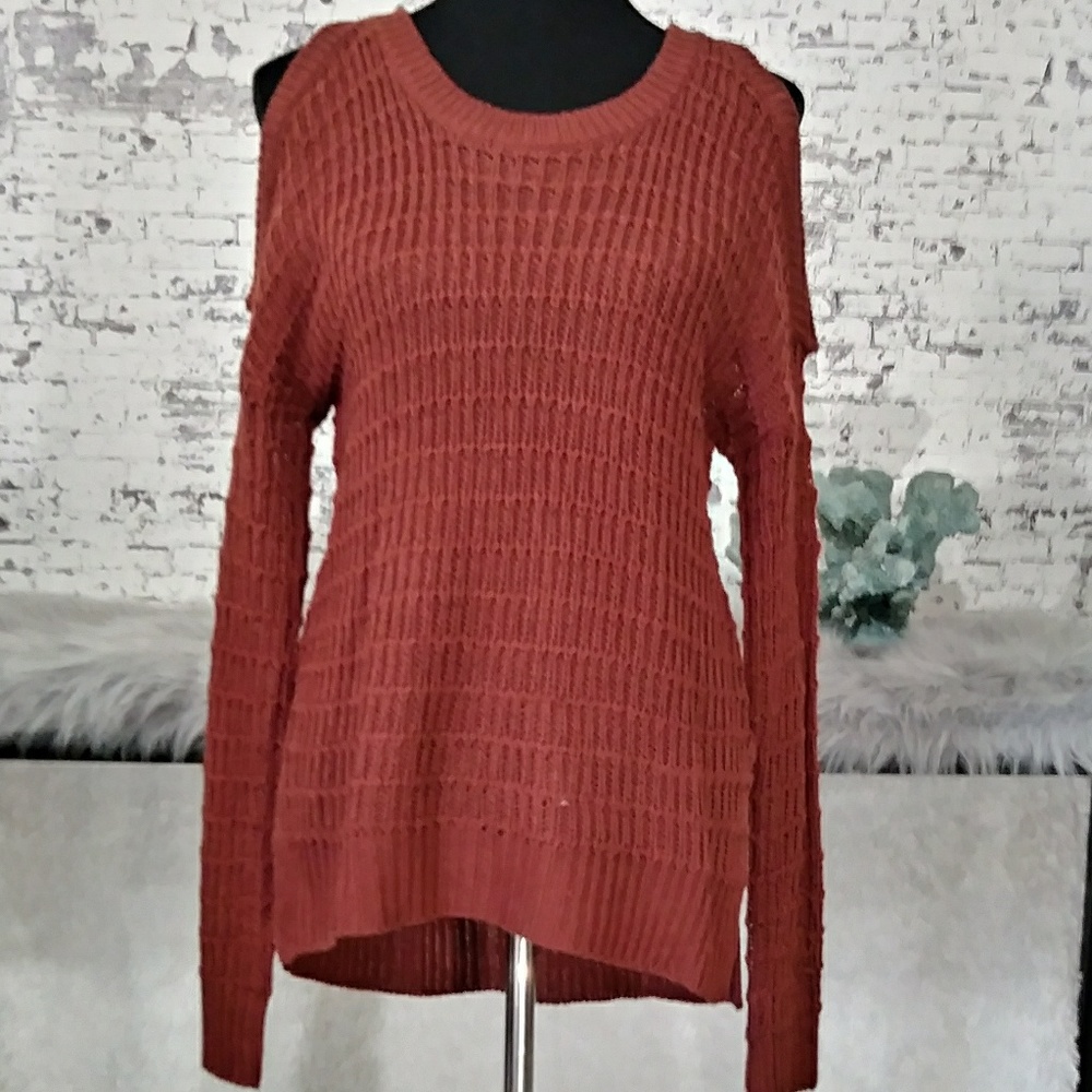 Cold shoulder sweater - Picture 2 of 3